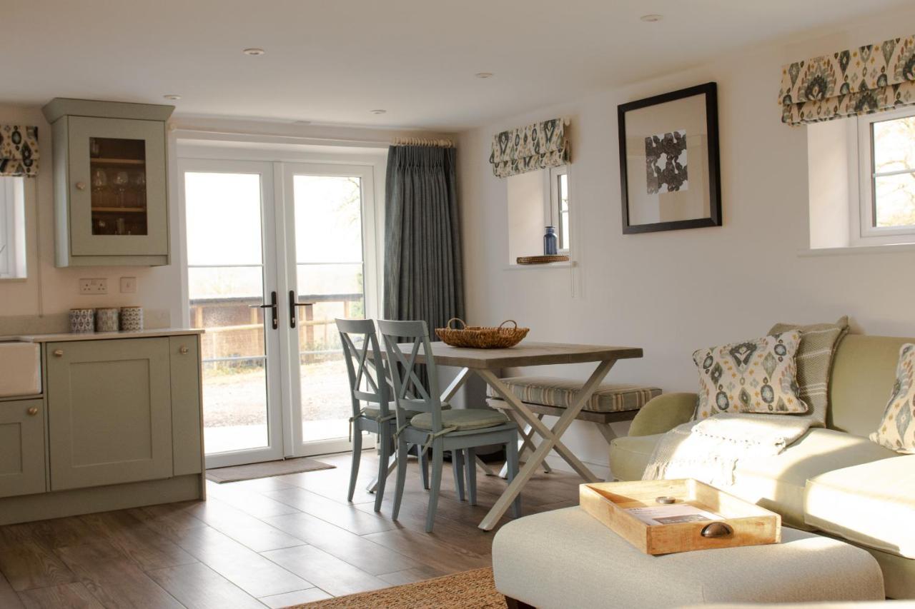 Finwood Green Farm Holiday Cottages-The Calf Shed And The Milk Parlour Henley-in-Arden ภายนอก รูปภาพ