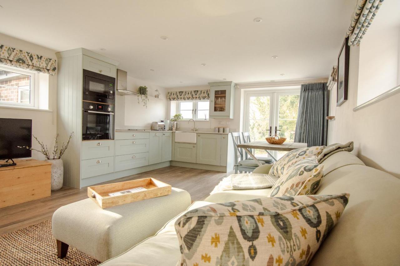 Finwood Green Farm Holiday Cottages-The Calf Shed And The Milk Parlour Henley-in-Arden ภายนอก รูปภาพ